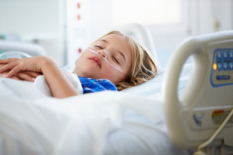 Jedna trećina djece hospitalizirane zbog COVID-19 zaprimljena u jedinice intenzivne njege