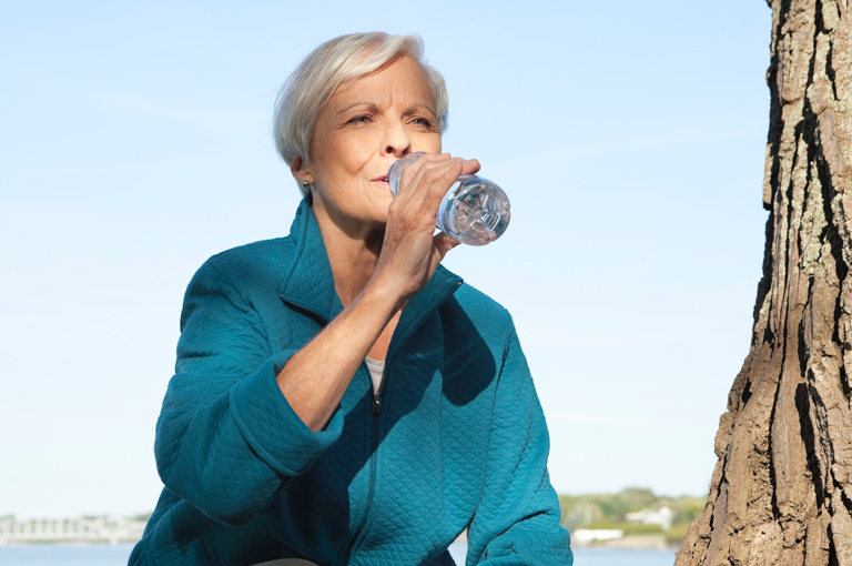 Dobra hidratacija može usporiti starenje i produžiti život bez bolesti