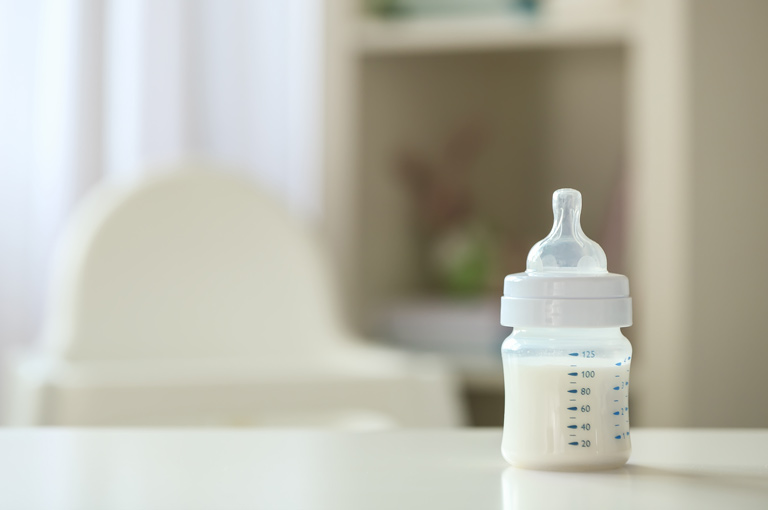 Majčino mlijeko ljudi cijepljenih protiv COVID-19 pruža zaštitu dojenčadi