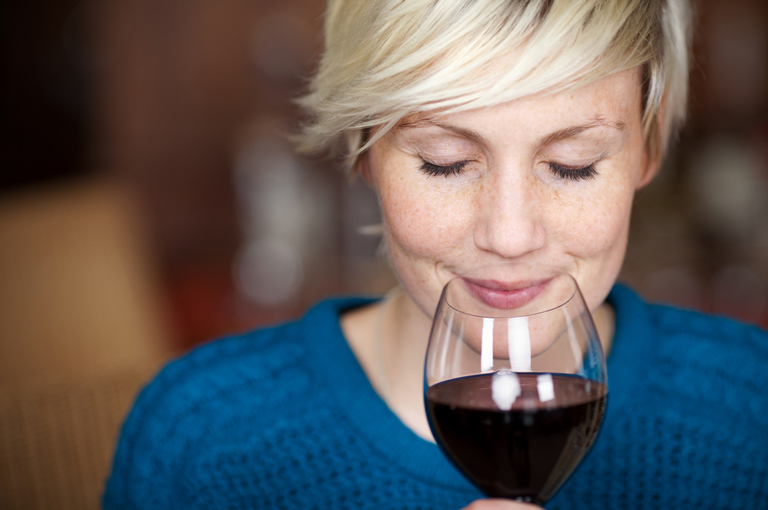 Menstrualni ciklus povezan s povećanom žudnjom za alkoholom i pijenjem