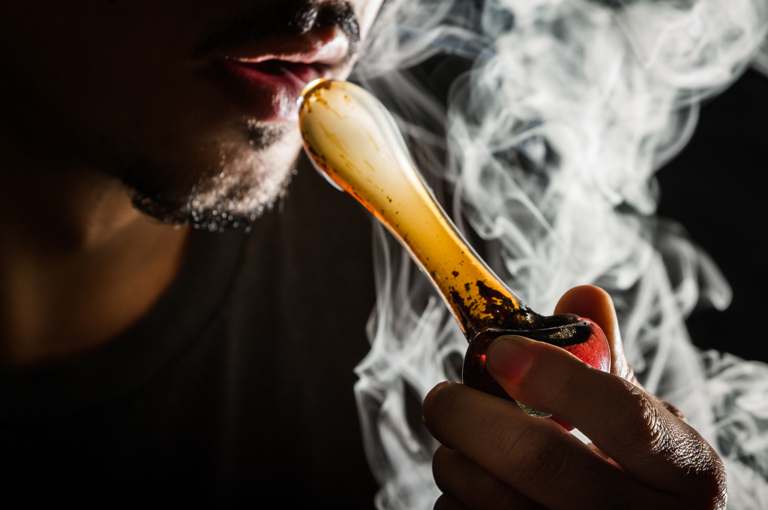 Mladi pušači marihuane imaju veći  rizik od ponovnog moždanog udara 