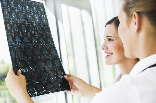Moždani udar osam puta vjerojatniji kod COVID-19 nego kod gripe