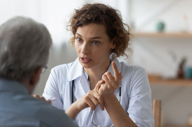 Muškarci i dalje razvijaju srčanu bolest 10 godina ranije od žena