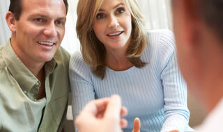 Narcizam pokazuje složene, nijansirane učinke na zadovoljstvo dugoročnim vezama