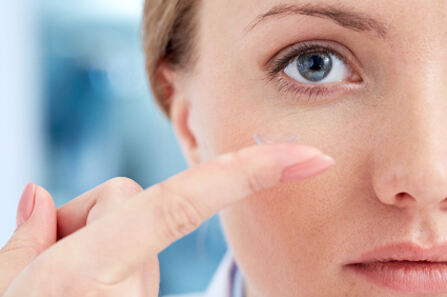 Nepravilna uporaba kontaknih leća može uzrokovati ozbiljna oštećenja oka