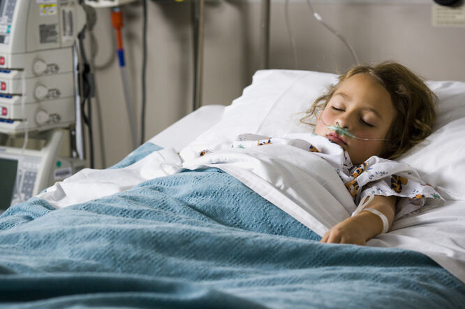 Oko 12 posto djece s COVID-19 završi u bolnici