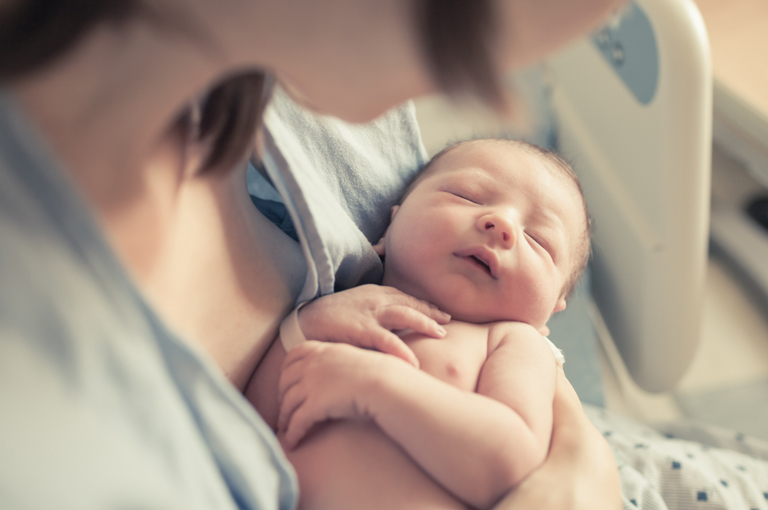 Štucanje u novorođenčeta moglo bi značiti da im se mozak razvija