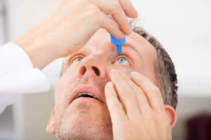 Umjesto kirurškim zahvatom katarakta bi se mogla liječiti kapima za oči