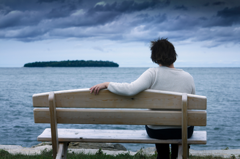 Usamljenost u srednjoj životnoj dobi povezana s većim rizikom od Alzheimerove bolesti