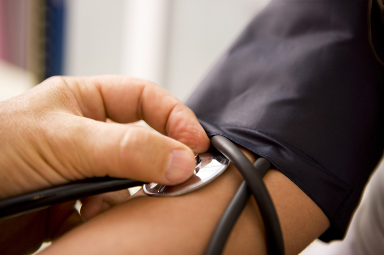 Visoki krvni tlak u mlađih odraslih osoba povezan s rizikom od moždanog udara