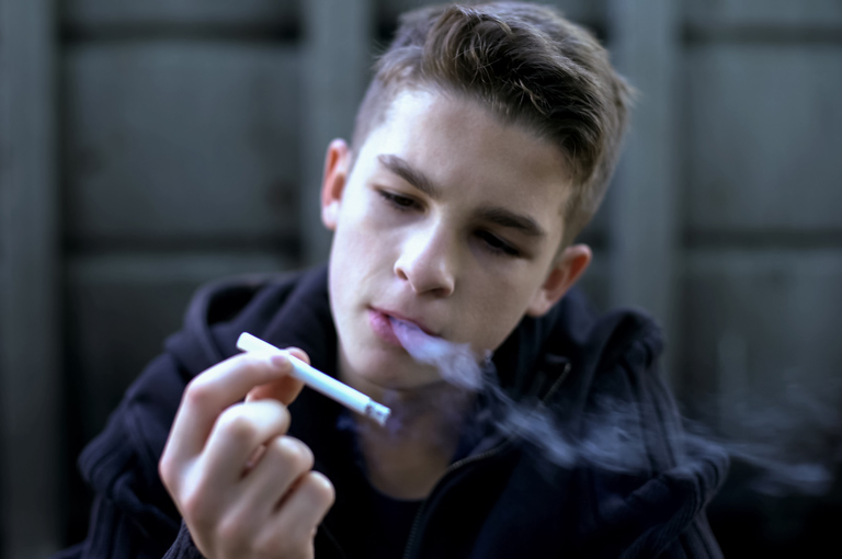 Zašto je dob u kojoj počinjete pušiti jednako važna kao i koliko pušite