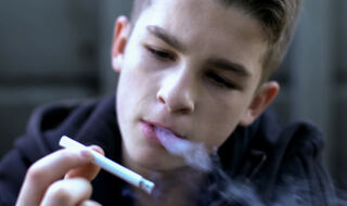 Zašto je dob u kojoj počinjete pušiti jednako važna kao i koliko pušite